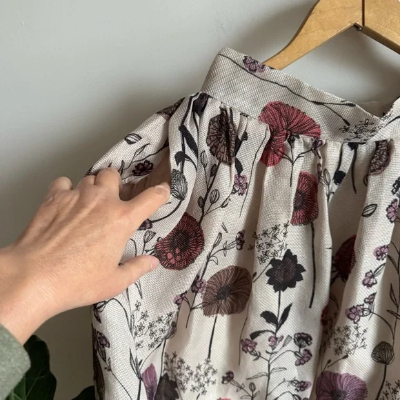 Jill Stuart Floral Print Cream Skirt Size 6 Silk - Picture 4 of 9